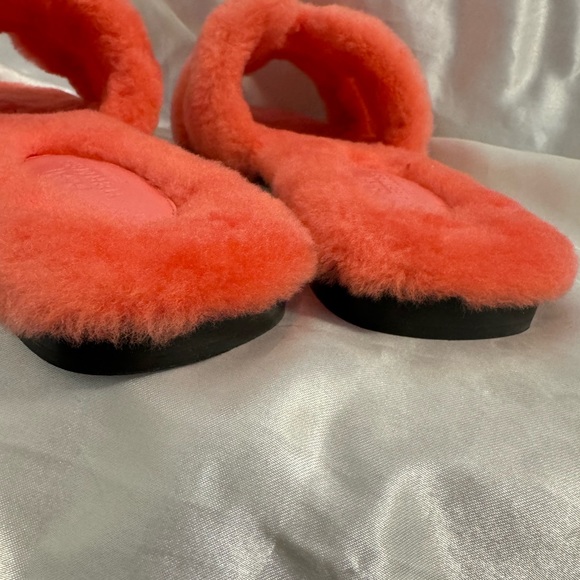 Hermes Shearling Oran Sandals - Picture 6 of 11